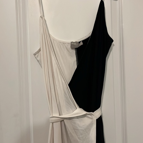 Black and white jersey wrap dress - Picture 2 of 3